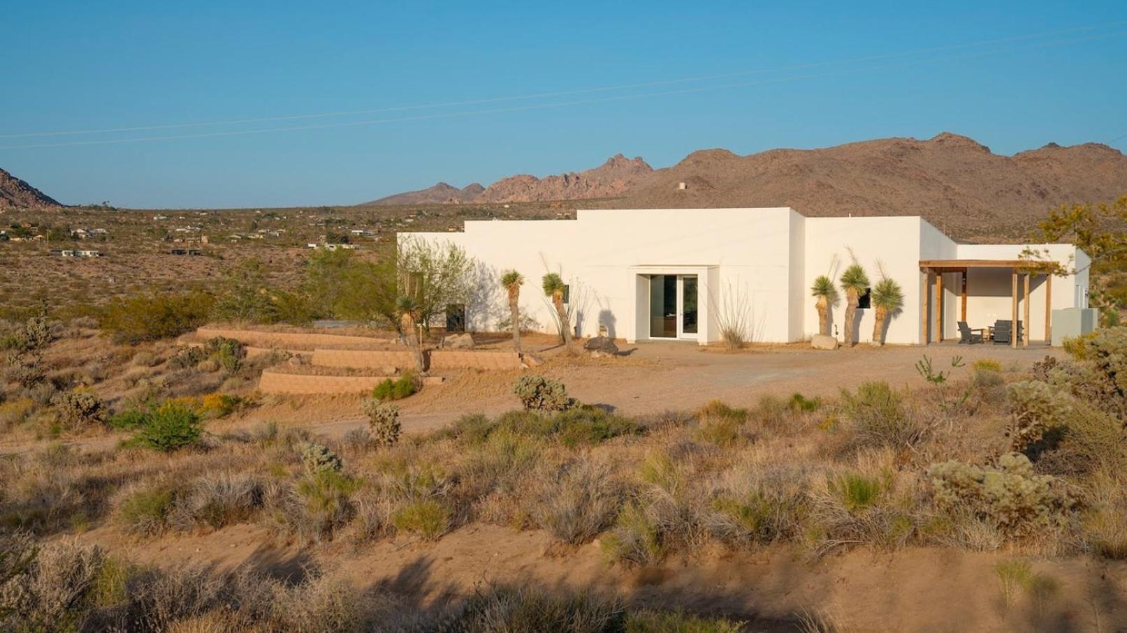 Experience Desert Serenity Gateway To Джошуа Три Екстериор снимка